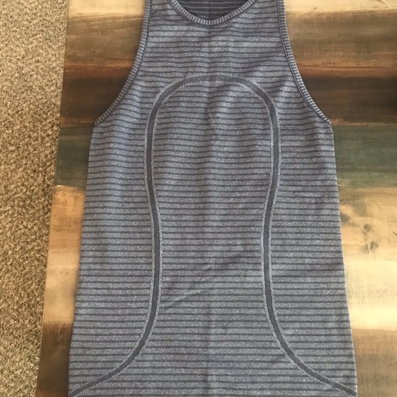 lululemon athletica Tops - EUC Lululemon High Neck Swiftly Tech Racerback Tank